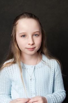 Jasper Green interpreta Young Amy