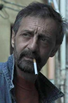 Ludovico Caldarera interpreta Carmelo