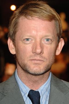 Douglas Henshall interpreta Alan Campbell