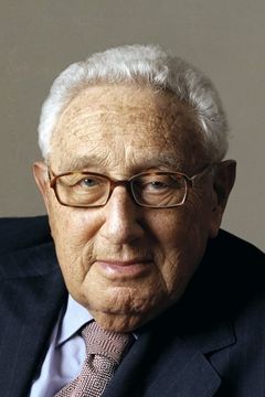 Henry Kissinger interpreta Self