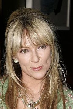 Morwenna Banks interpreta Eden Starling (voice)