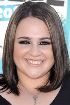 Nikki Blonsky interpreta Sheila Nussbaum