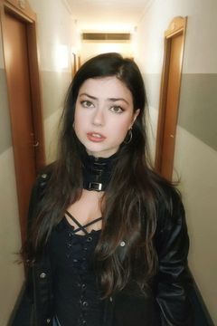 Karlotta Dalipi interpreta Cantante Quindie