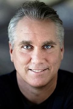 Damien Garvey interpreta Bryan Nichols