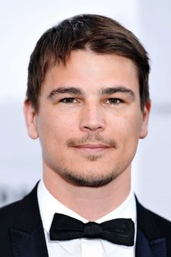 Josh Hartnett interpreta Alex Hoffman