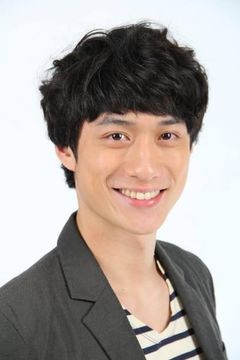 Terrance Lau interpreta Shin