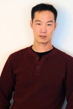 Mike Ching interpreta Yang's Soldier