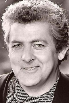 Peter Wight interpreta Dog Owner