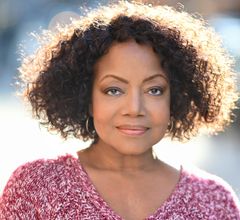 Karen Vicks interpreta Amtrak Counter Woman