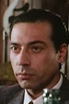 Luciano Crovato interpreta Tony