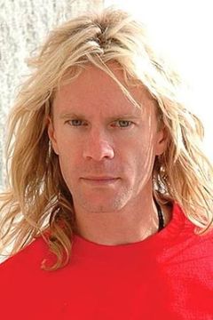 Michael Reardon interpreta The Victim
