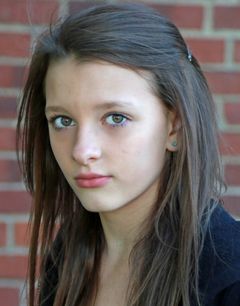 Rachel Lynch interpreta Sheila Furlong