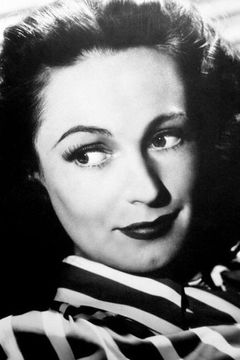 Geraldine Fitzgerald interpreta Aunt Patricia