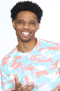 Brandon McKinnie interpreta Gang Member