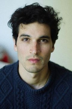 León David Salazar interpreta Matteo Lombardi