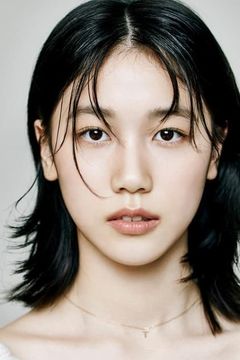 Lee Re interpreta Joon