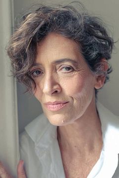 Joana Medeiros interpreta Isadora