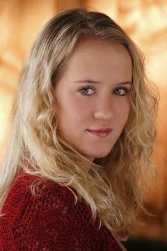 Aria Noelle Curzon interpreta Additional Voices (voice)