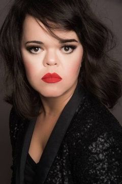Juliana Caldas interpreta Camila