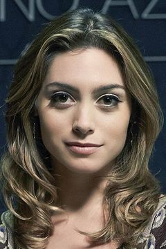 Juliana Schalch interpreta Júlia