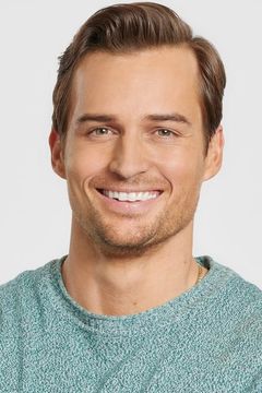 Jon Ecker interpreta El Guero