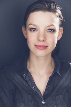 Kate Villanova interpreta Laurel Briggs