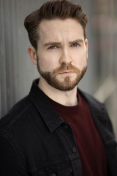 Harrison MacDonald interpreta Shaftner