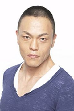 Kenichi Mochizuki interpreta (voice)
