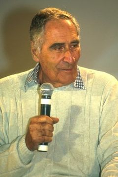 Leonardo Benvenuti interpreta Sandro Zefferi