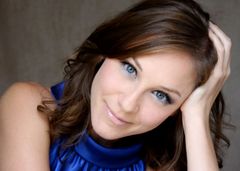 Jessica Graves Davis interpreta Siren Sara