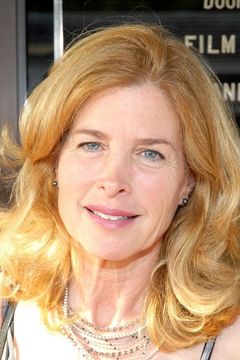 Blanche Baker interpreta Ginny Baker