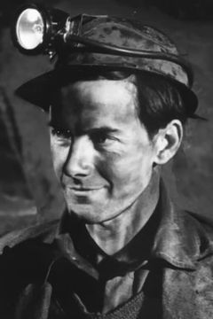 Jack Stewart interpreta Seaman (uncredited)