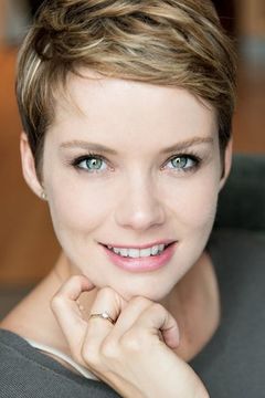 Andrea Osvárt interpreta Barbara