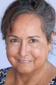 Maxine Greco interpreta Consuela