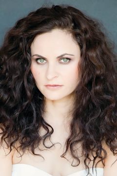 Rain Phoenix interpreta Kate