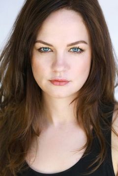 Amanda MacDonald interpreta Stern Mother