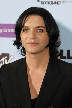 Brian Molko interpreta Malcolm