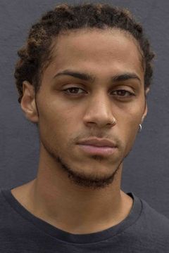 Bluey Robinson interpreta Alonzo