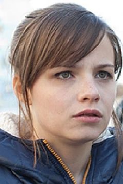 Lara Melina Siebertz interpreta Sick Girl