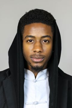 Kenneth Strong interpreta Choir Dancer