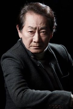 Jeon Moo-song interpreta Hwa-choon