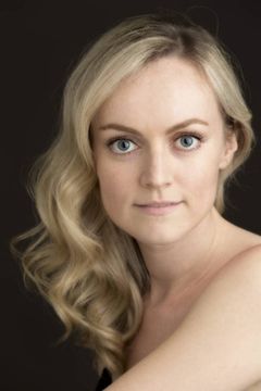 Michelle Beamish interpreta Maxine