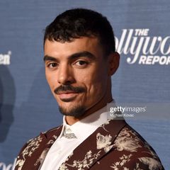 Yurel Echezarreta interpreta Dishwasher