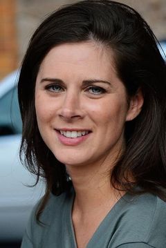 Erin Burnett interpreta Self