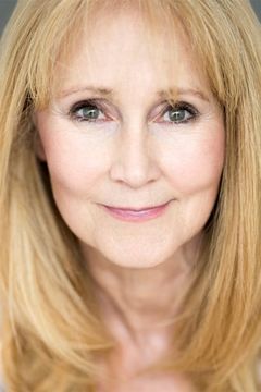 Emma Sutton interpreta Mrs. Claiborne