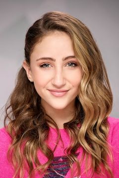 Ava Kolker interpreta Augie