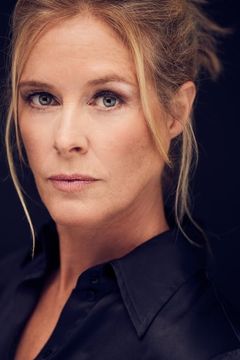 Rachel Hayward interpreta Kate