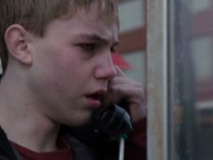 Cody Sullivan interpreta Young Alex