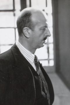 Leo Garavaglia interpreta Pietro Manfredi