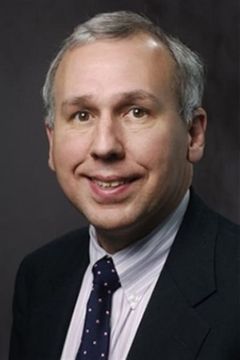 Michael Lysak interpreta Bloomberg Radio Guest